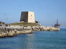 Vieste, Pizzomunno, Gargano - Splendida citt&agrave; sul Gargano, con numerosi alberghi, residence, hotel, villaggi, pensioni, agenzie e agriturismo a disposizione del Turismo. 